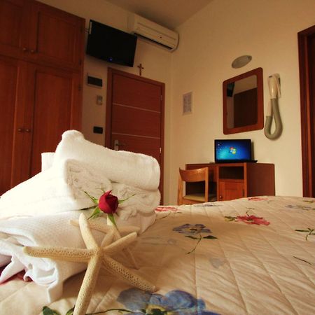 Hotel Du Lac Римини Номер фото