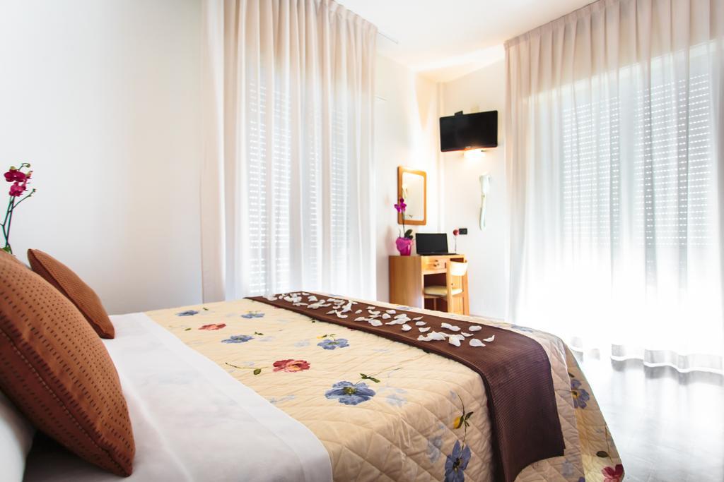 Hotel Du Lac Римини Экстерьер фото