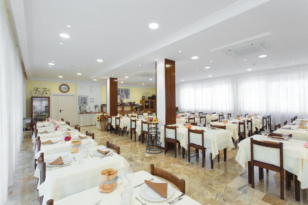Hotel Du Lac Римини Экстерьер фото