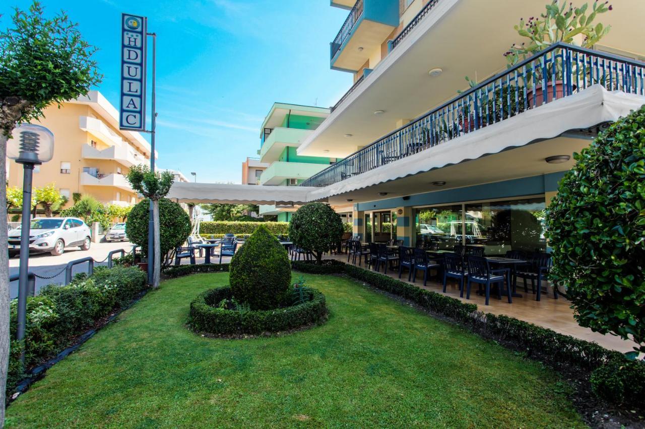 Hotel Du Lac Римини Экстерьер фото